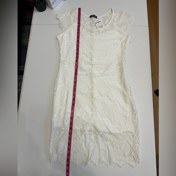 NWT. Women’s lace dress. Size Large. - Picture 9 of 11